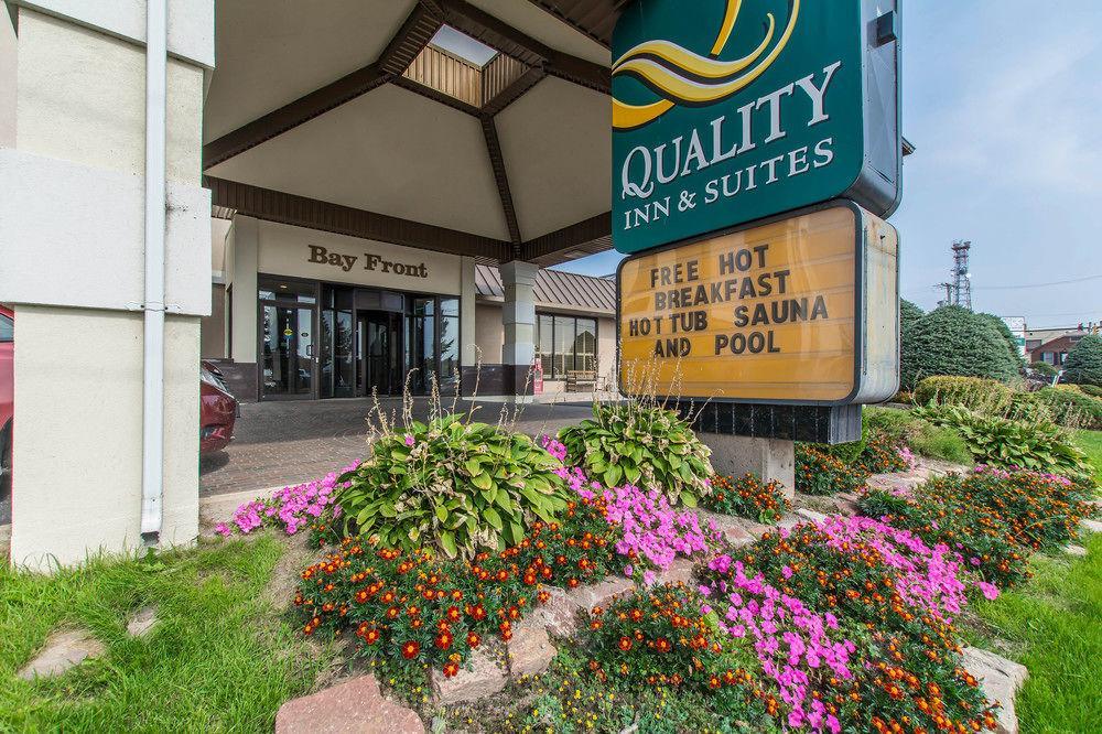 סאולט סאינטה מארי Quality Inn & Suites Bay Front מראה חיצוני תמונה