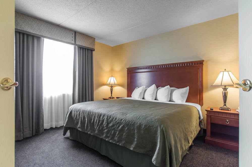 סאולט סאינטה מארי Quality Inn & Suites Bay Front מראה חיצוני תמונה