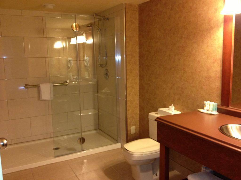 סאולט סאינטה מארי Quality Inn & Suites Bay Front מראה חיצוני תמונה
