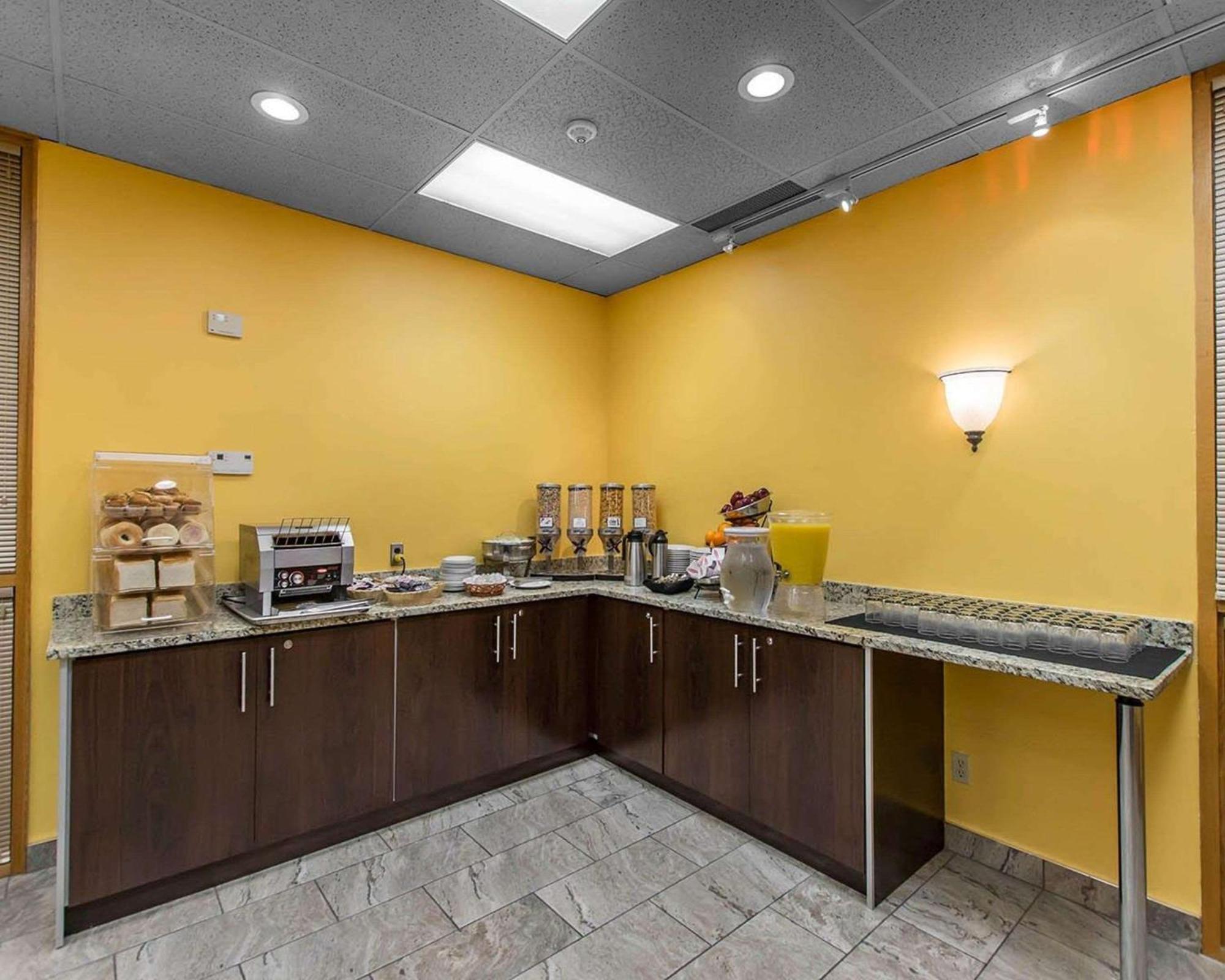 סאולט סאינטה מארי Quality Inn & Suites Bay Front מראה חיצוני תמונה