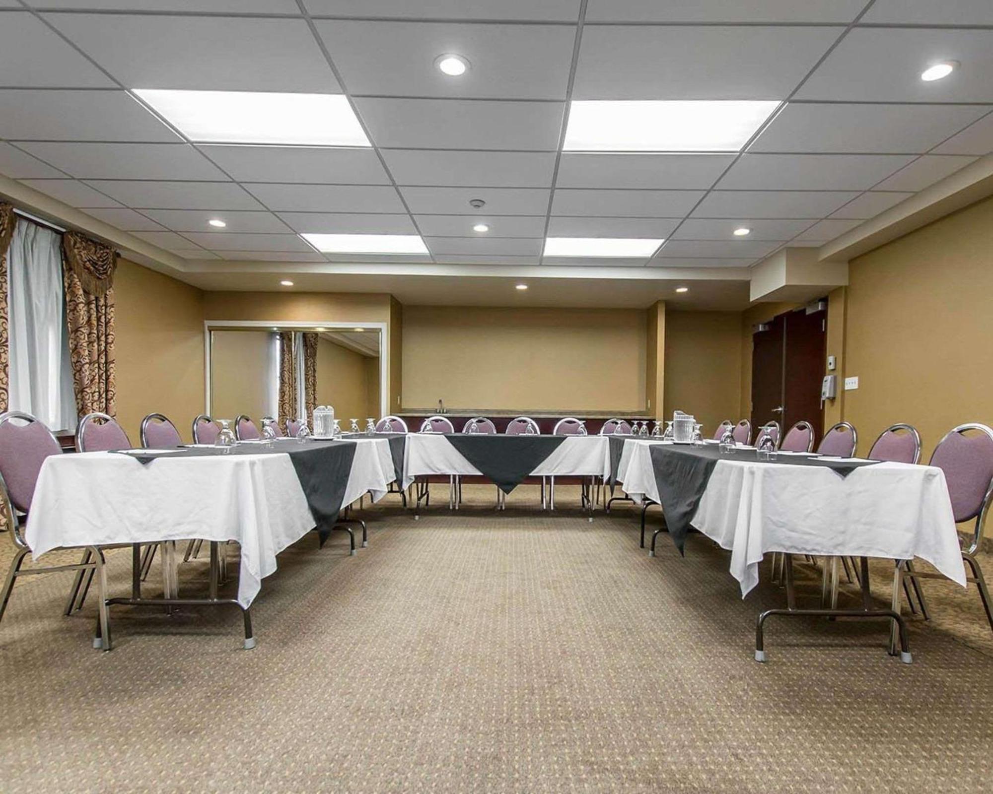 סאולט סאינטה מארי Quality Inn & Suites Bay Front מראה חיצוני תמונה