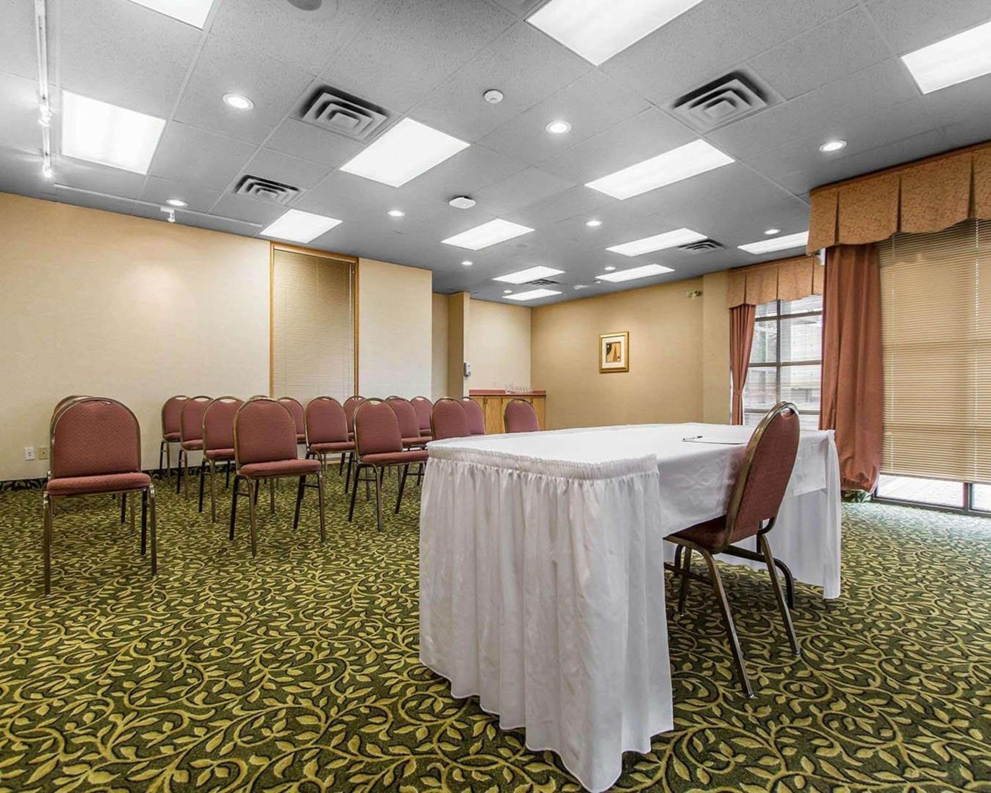 סאולט סאינטה מארי Quality Inn & Suites Bay Front מראה חיצוני תמונה