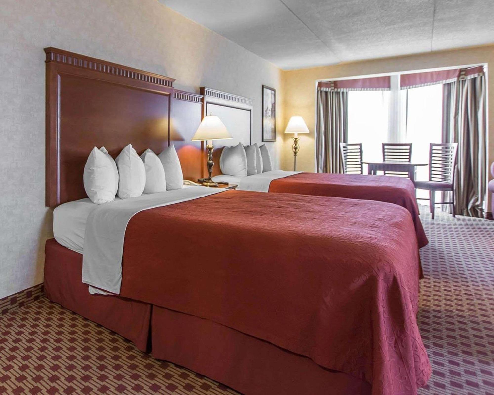 סאולט סאינטה מארי Quality Inn & Suites Bay Front מראה חיצוני תמונה