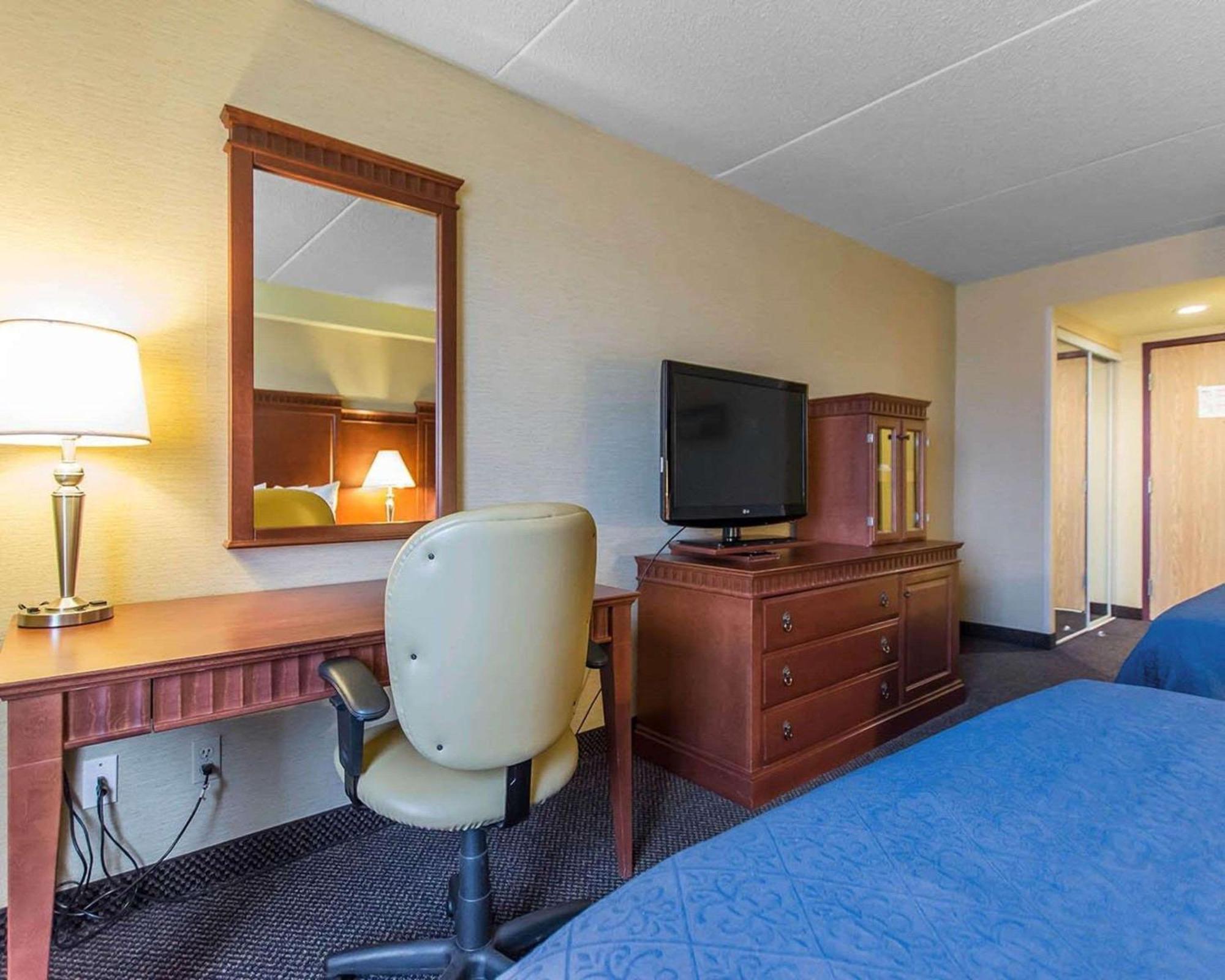 סאולט סאינטה מארי Quality Inn & Suites Bay Front מראה חיצוני תמונה