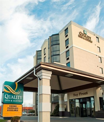 סאולט סאינטה מארי Quality Inn & Suites Bay Front מראה חיצוני תמונה