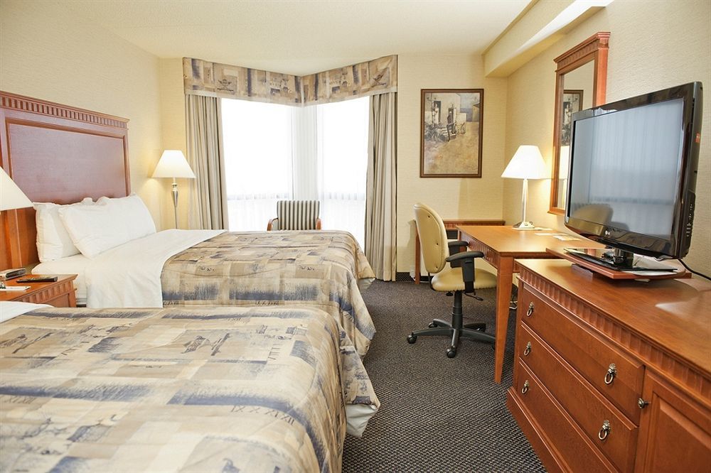 סאולט סאינטה מארי Quality Inn & Suites Bay Front מראה חיצוני תמונה