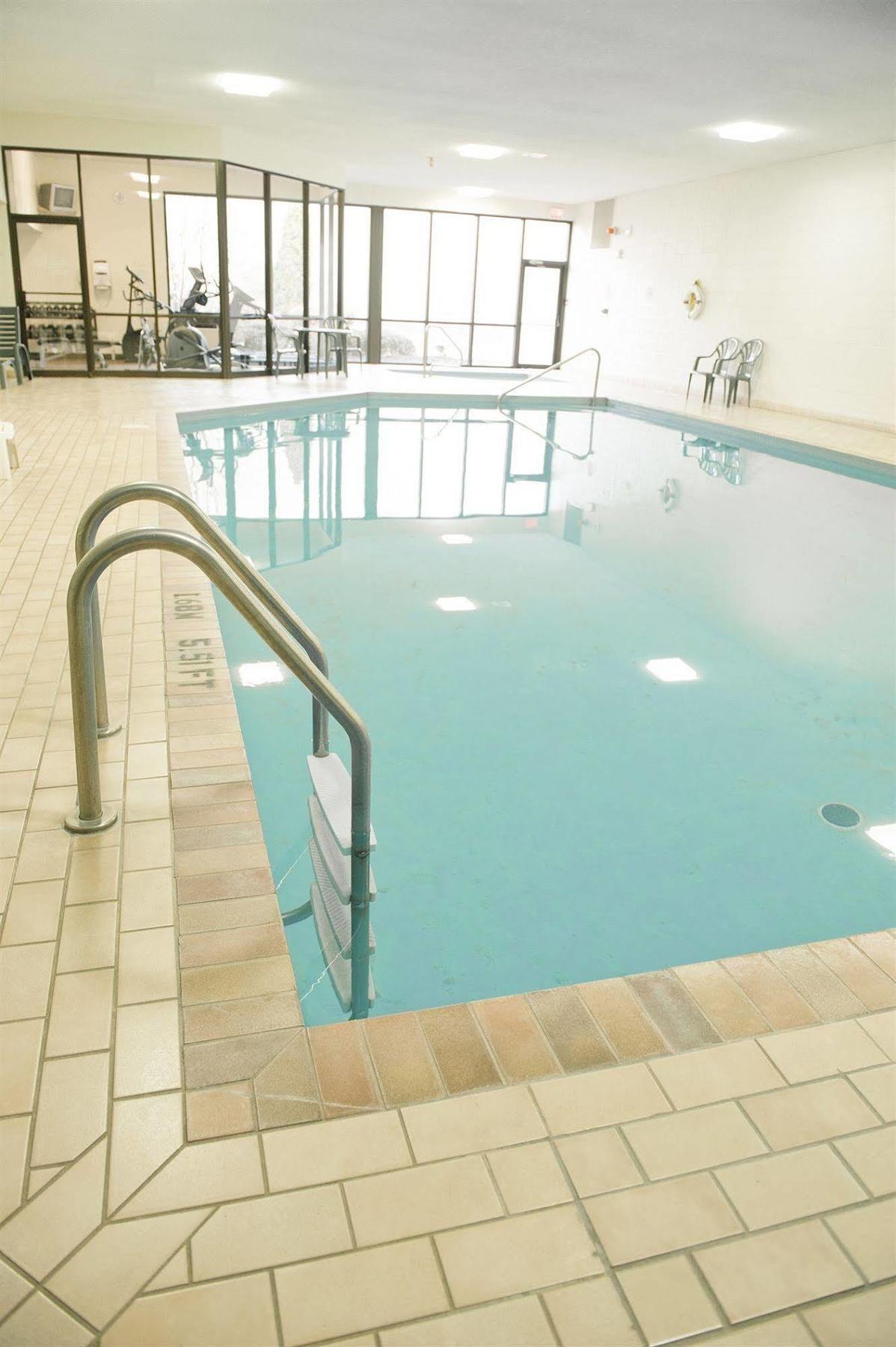 סאולט סאינטה מארי Quality Inn & Suites Bay Front מראה חיצוני תמונה